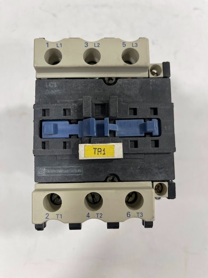 Used - Telemecanique LC1 LX1 D6 M7    Contactor  240V Coil