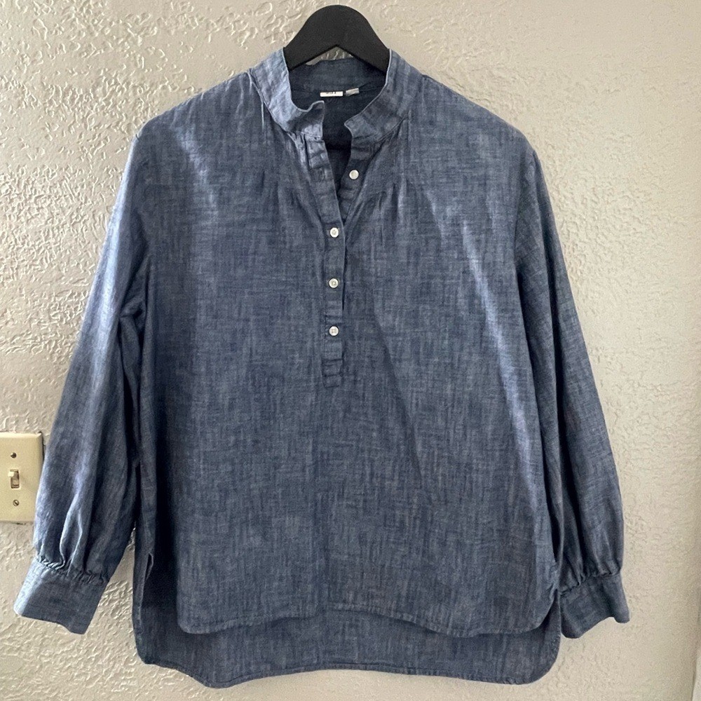 GAP Women's Chambray Button-Down Shirt in Blue Size Medium