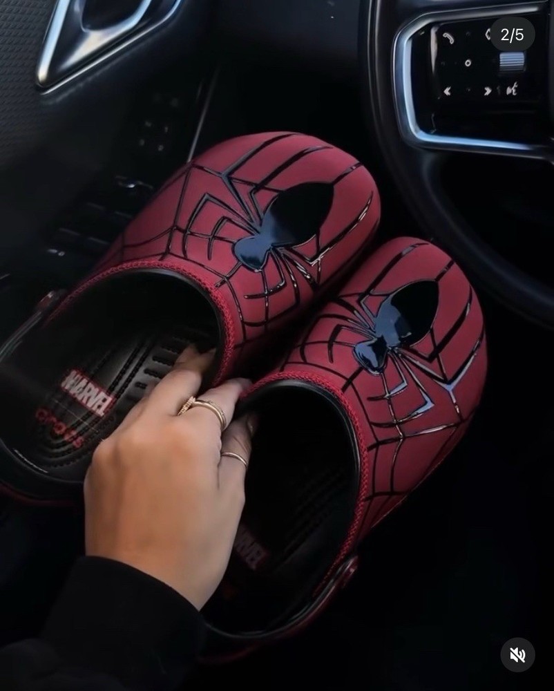 CROCS Spider-Man Neo Classic Clog Size 6M | 211489-90H | Brand New✅