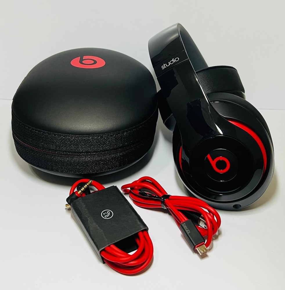 Beats  Studio WIRED Over  Ear  Headphones Noise Cancelling- Black Glossy W/case