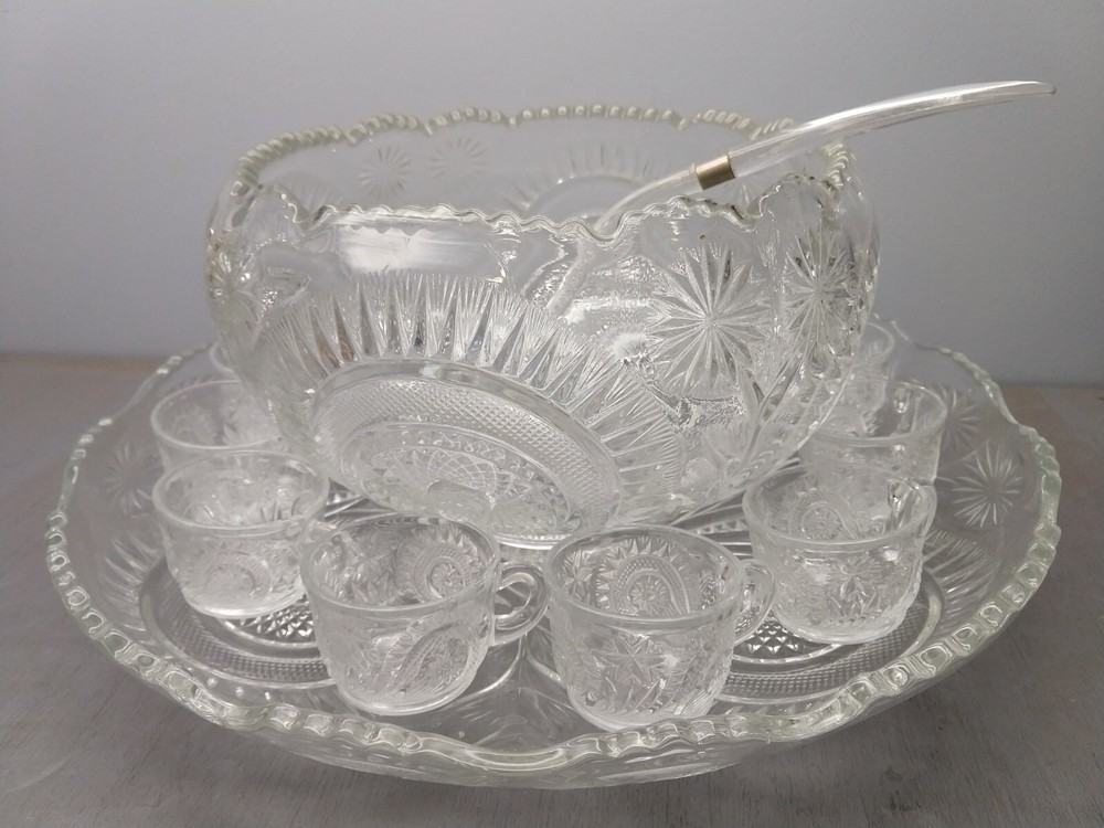 Vintage Radiant Daisy Star Pattern Glass Punch Bowl w/Underplate & 12 Cups
