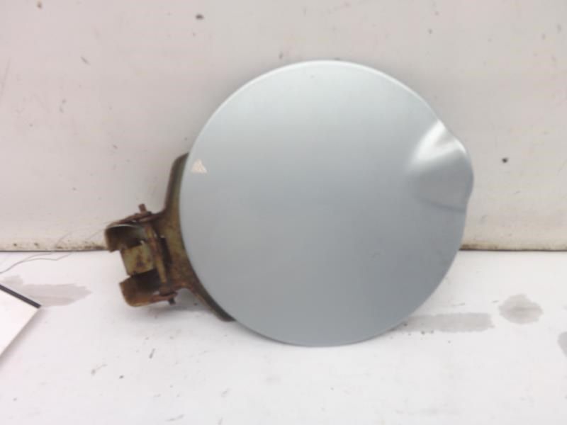03 STRATUS FUEL FILLER DOOR 132213