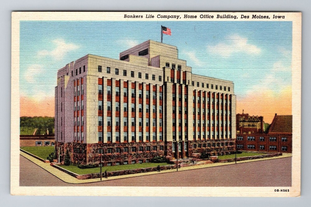 Des Moines IA-Iowa, Bankers Life Company, Office Building, Vintage Postcard