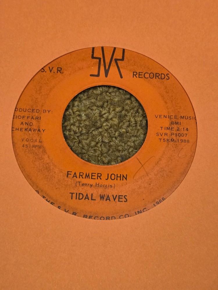 45 RPM  Tidal Waves SVR 1007 Farmer John / She Left me All ALone VG+