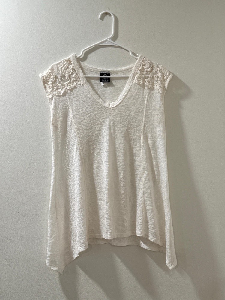 Bobeau Lace Shoulder Sharkbite Tunic Tank Top Cream Boho V-Neck Sleeveless Med