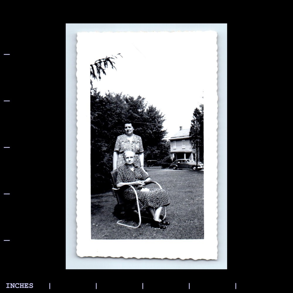 Vintage Photo WOMEN IN YARD