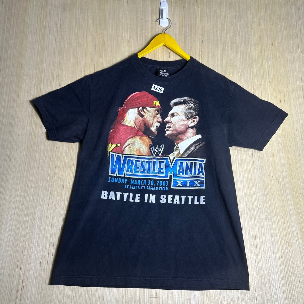 Vintage WWE T-Shirt Men's Large Black Wrestlemania Xix Hulk Hogan Vince McMahon
