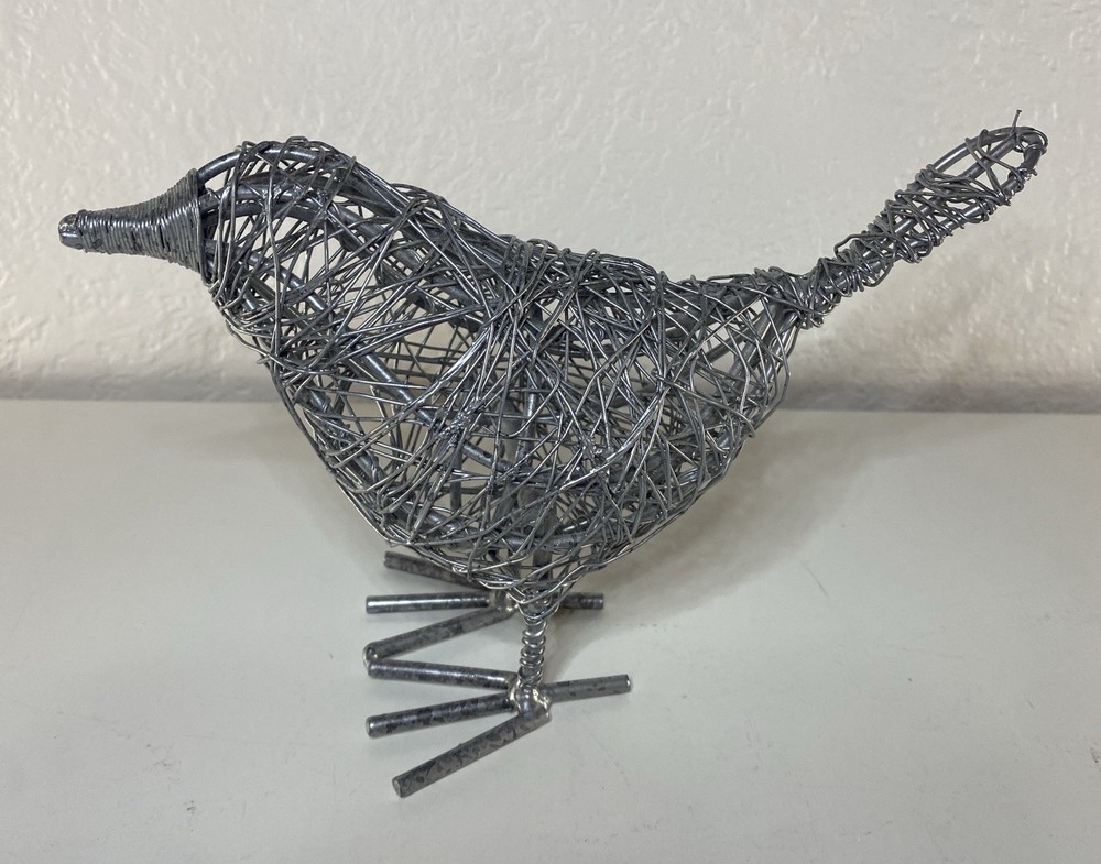 Metal Woven Wire Mesh Bird Sculpture Figurine Handcrafted Silver Wire Art 5.5”