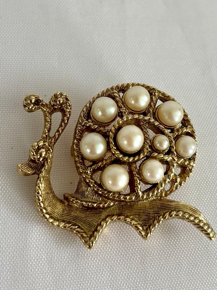 Vintage 1960s Gilded Gold Tone Faux  Pearl Snail Brooch Pin 1.5” EUC