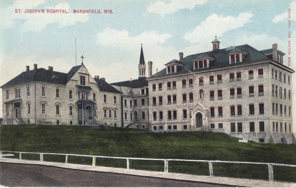 Marshfield WI St  Joseph's Hospital  DB Postcard UNPOSTED EXCL *