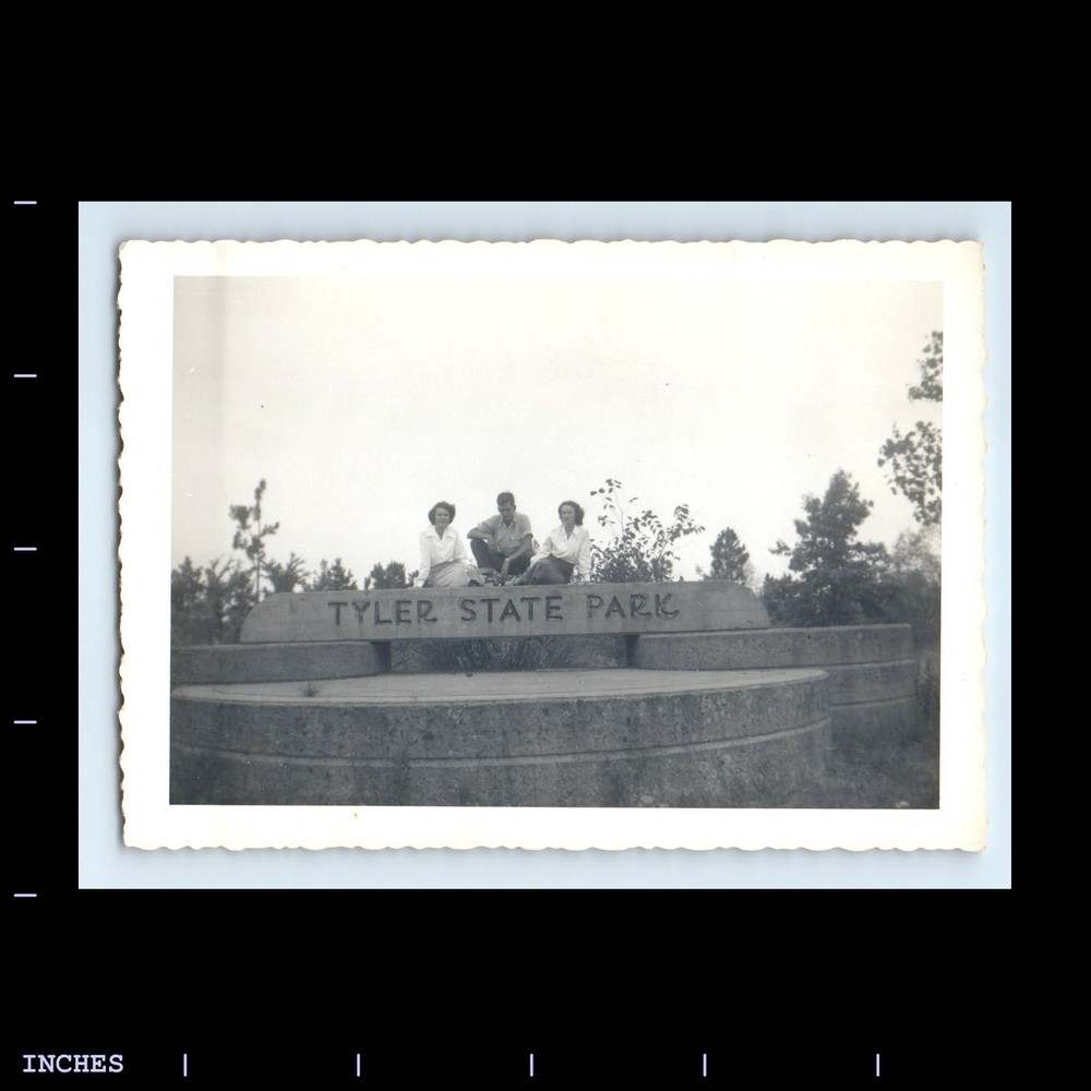 Old Vintage Photo MAN WOMEN TYLER STATE PARK SIGN