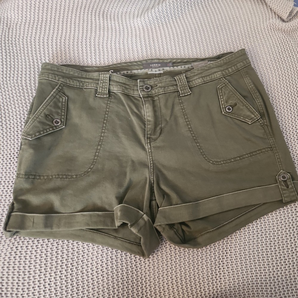 Torrid Women's Size 16 MILITARY STRETCH TWILL MID RISE SHORTS