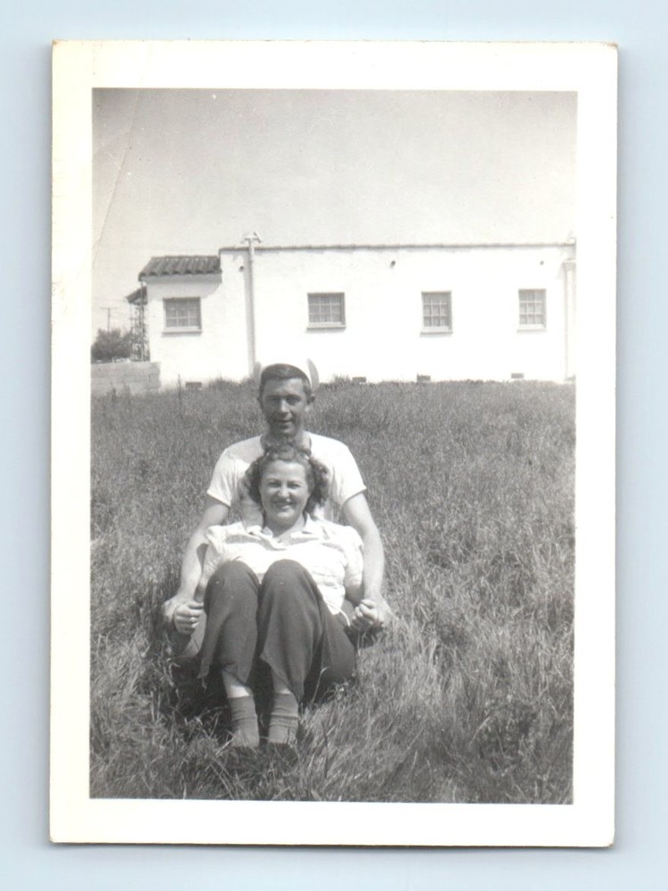 Old Vintage Photo AFFECTIONATE MAN WOMAN COUPLE SITTING IN YARD SNAPSHOT