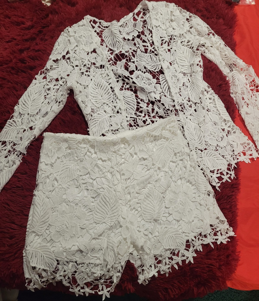 White Floral Lace 2 Piece Outfit Set, Long Sleeve Top, Shorts, Size L, Polyester