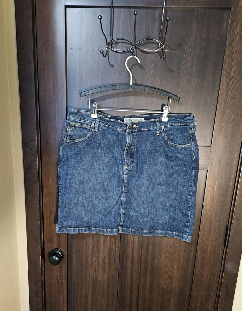 EUC Women's Plus Cabelas Stretch Denim Jean Mini Skirt Size 18 18W