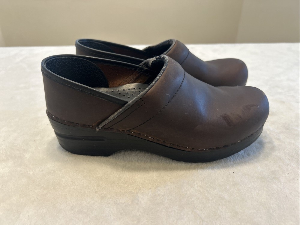 Dansko Women’s Shoes Clogs Size 36 US 7 Brown Leather Professional Nurse Slip On