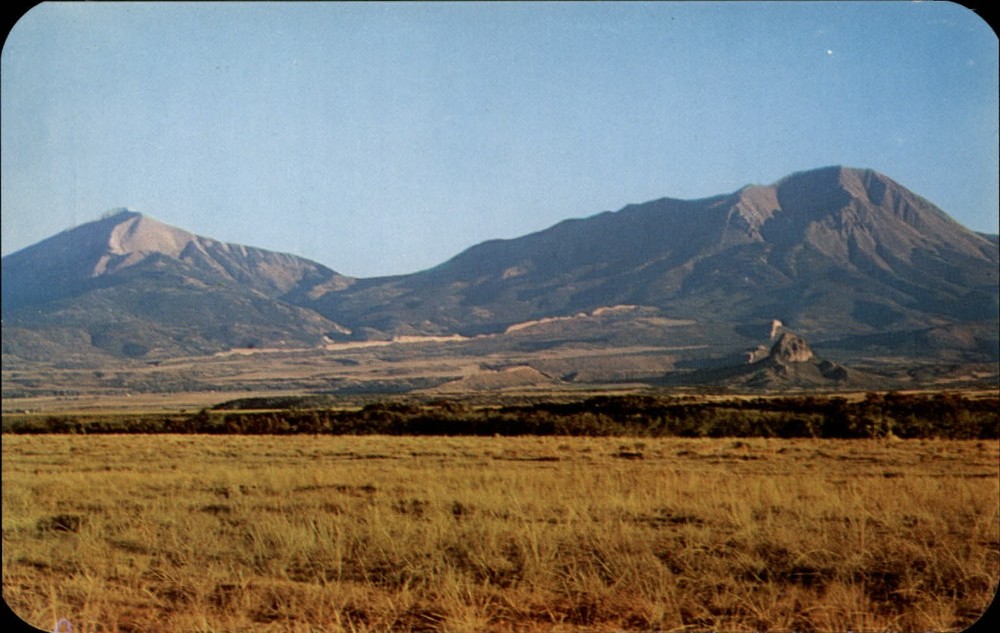 Spanish Peaks Walsenburg Colorado ~ unused 1950s vintage postcard