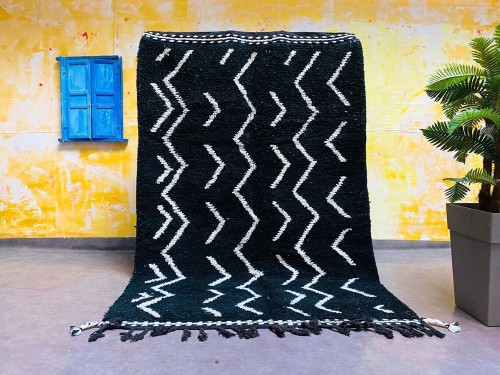 Black Beni Ourain Rug 5x8 - Modern Moroccan Black and White Handwoven Carpet for Stylish Interiors