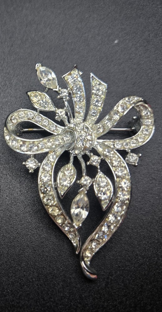 Vintage Usner Rhinestone Bow Brooch, Silver Tone Backing, Rollover Closure