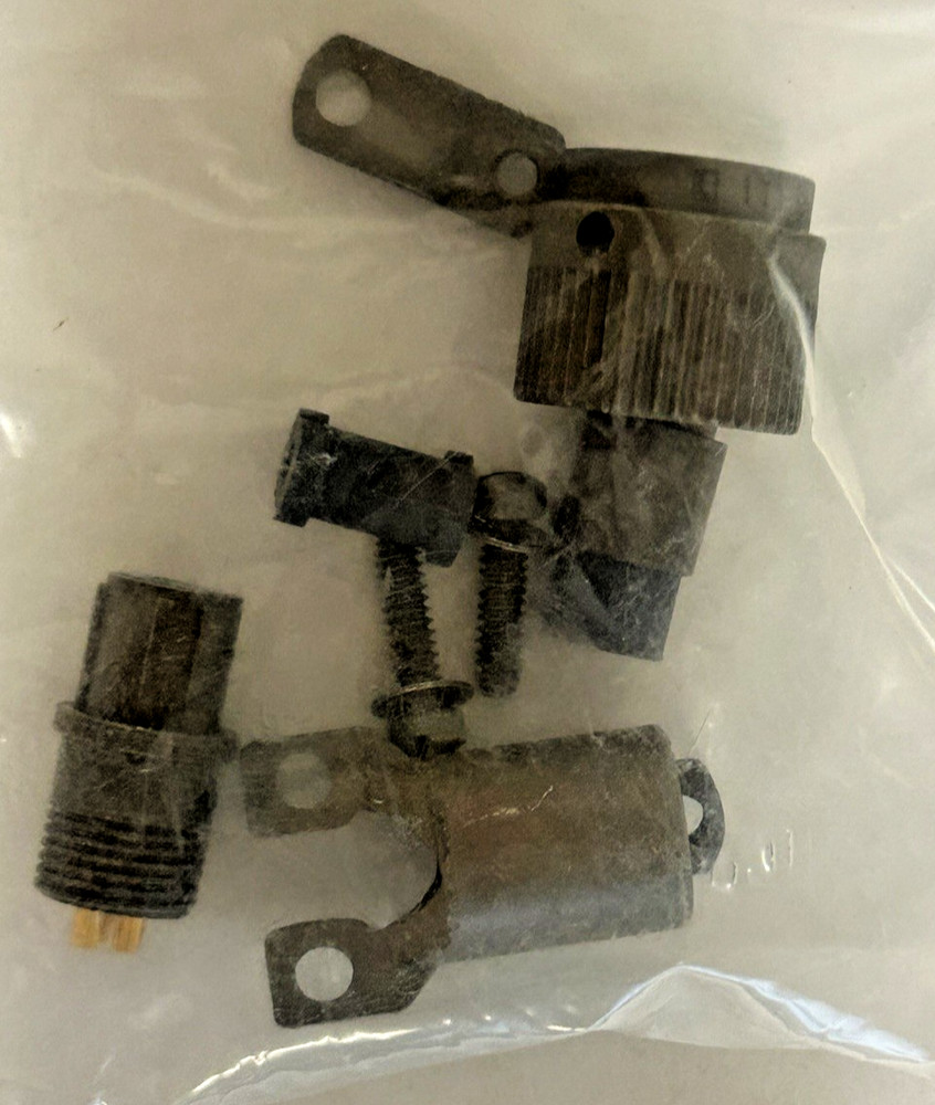 Itt Cannon Milspec 3 pin connector MS3116F-8-35, NSN 5935-00-902-8856, NOS.