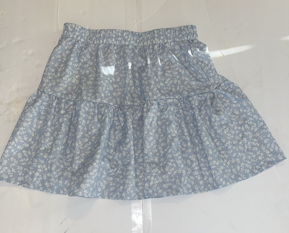 Shein Women's Skirt. Blue Floral Size Large Elastic Waist Pull On
