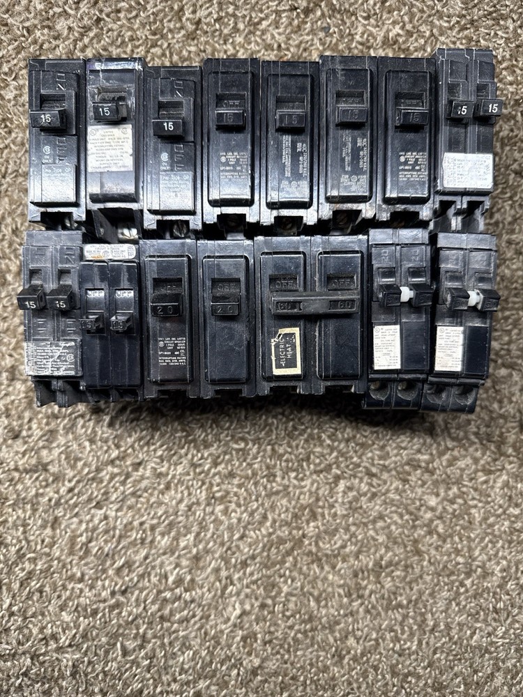Lot Of 15 Siemens Breakers Various Amperage