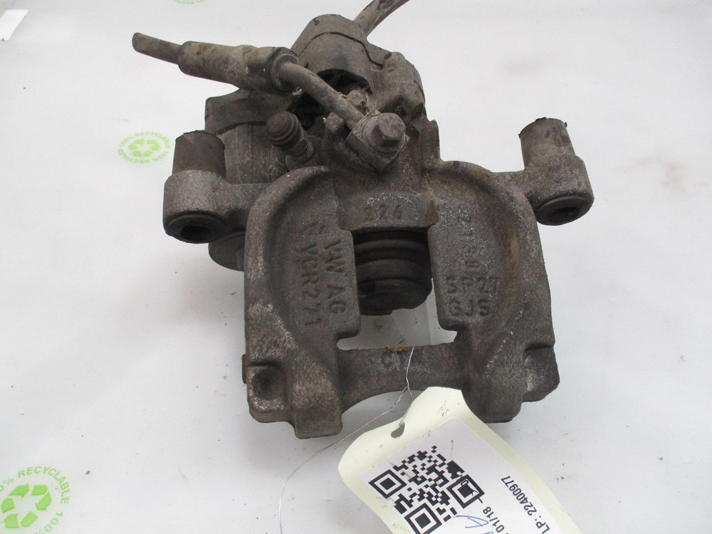 Volkswagen Golf VII 8V0615424D Right Rear Brake Caliper