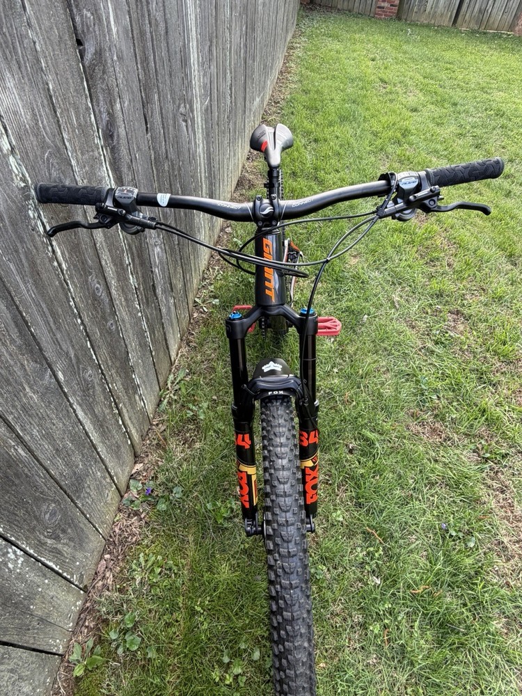 Giant Full Suspension Mountain Bike 27.5