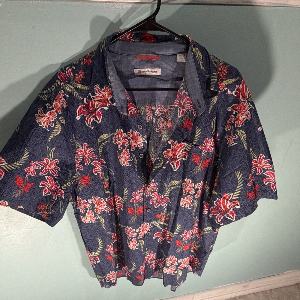 Tommy Bahama Men's XL Multi-Color Floral Hawaiian Short Sleeve Button-Up Shirt