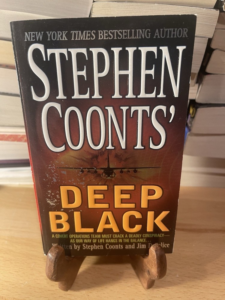 Deep Black by Stephen Coonts Pre Owned Paperback