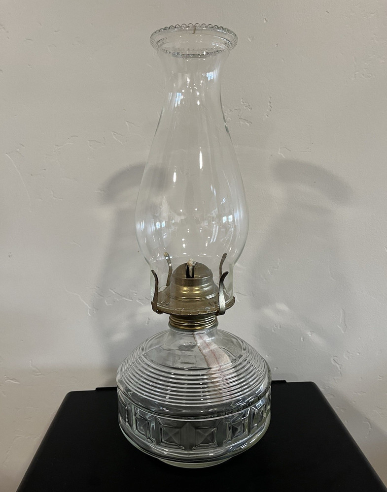 Vintage deco Oil Lamp