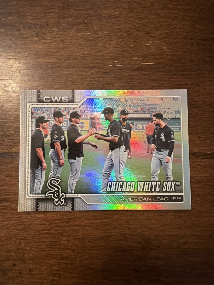 2026 Topps Series 2 Chicago White Sox Team AL Rainbow Foil #661