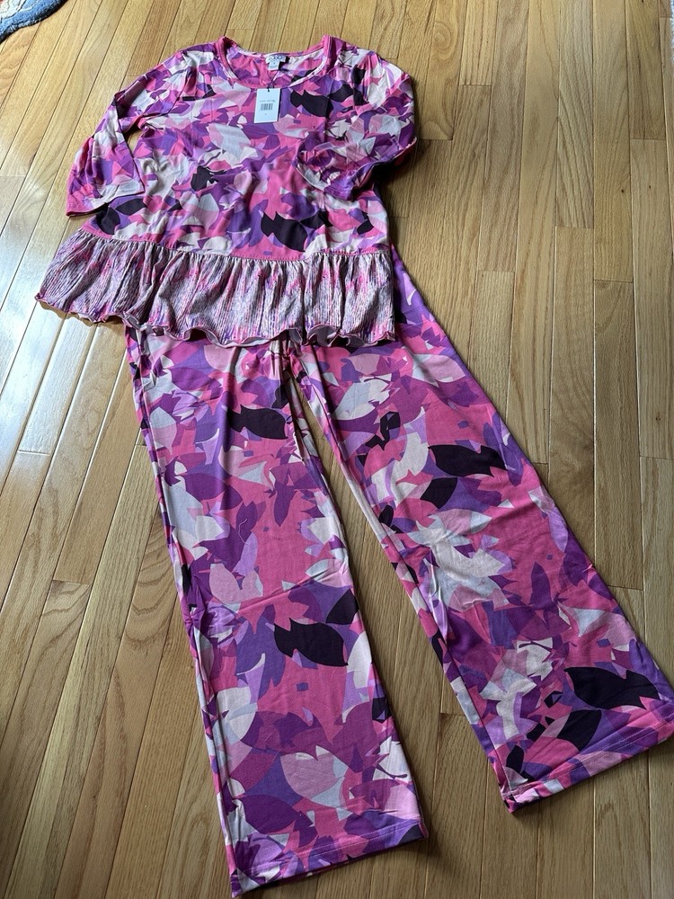 Lori Goldstein Two Piece Lounge Outfit NWT A613151 Small