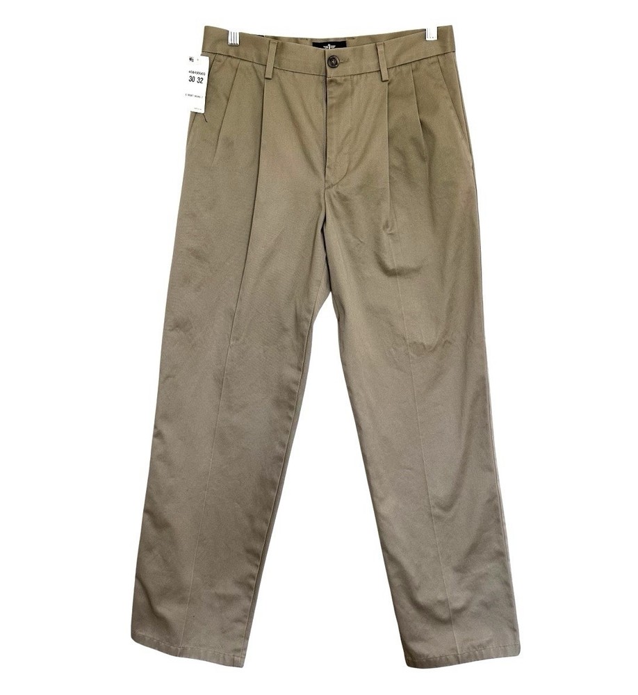 NWT Dockers Pants Men’s Size 30X32 Beige Signature Khaki Classic Wrinkle Free