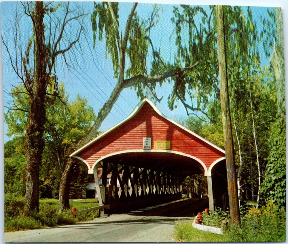 Postcard - Entrance To Covered Bridge - Lancaster, New Hampshire