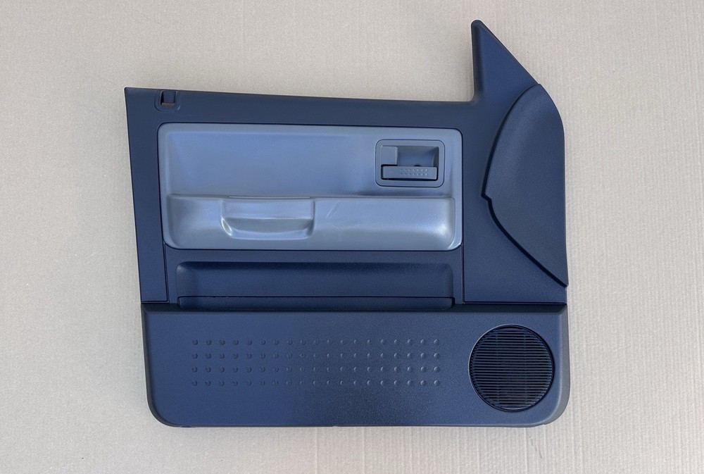 04 05 06 07 Dodge Dakota Front Drivers Door Panel Power Left OEM (READ)