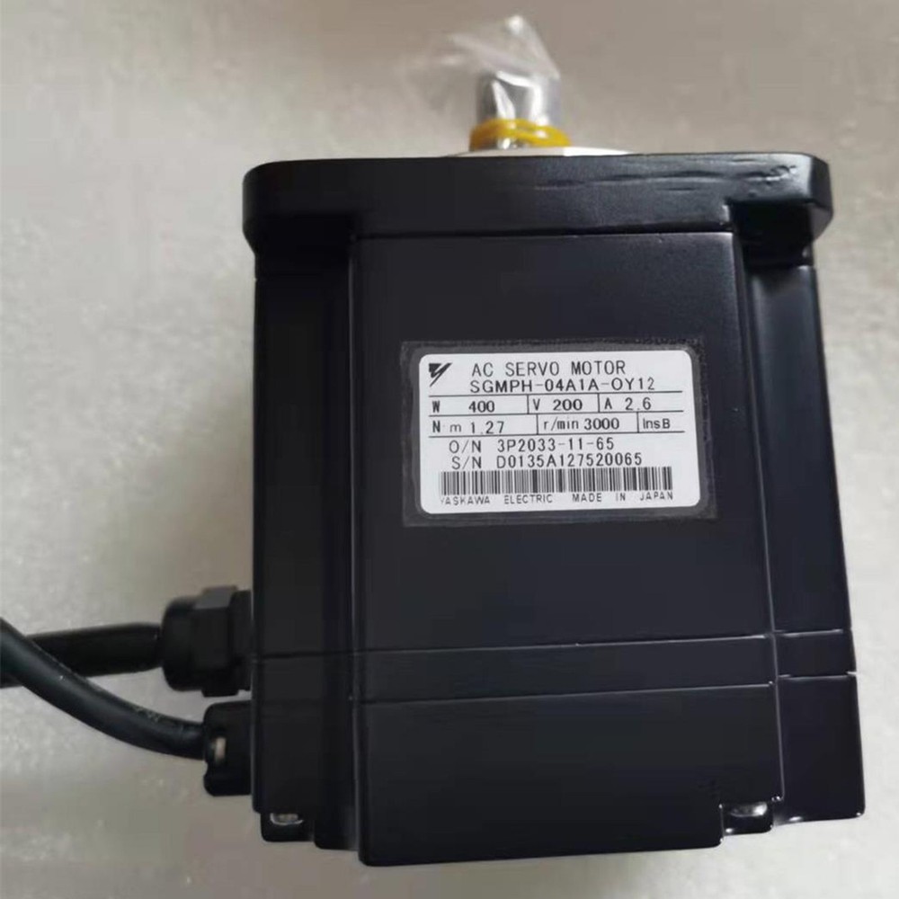 ONE Used   servo motor SGMPH-04A1A-OY12 spot stocks  *lg