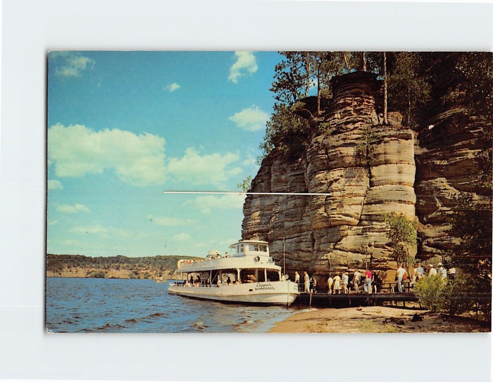 Postcard Clipper Winnebago at the Palisades Wisconsin Dells Wisconsin USA