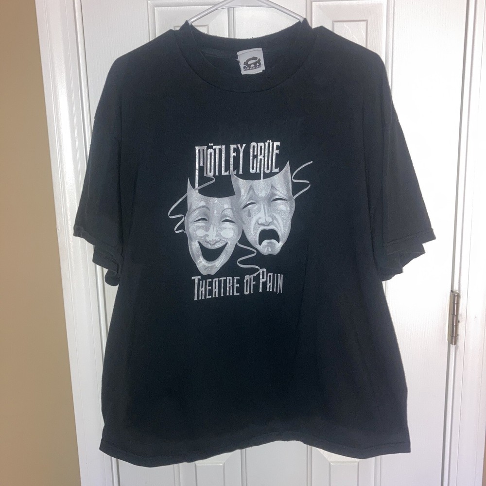 Motley Crue Theatre of Pain 2005 XL Black T-Shirt Vintage Vinyl Tag 2005