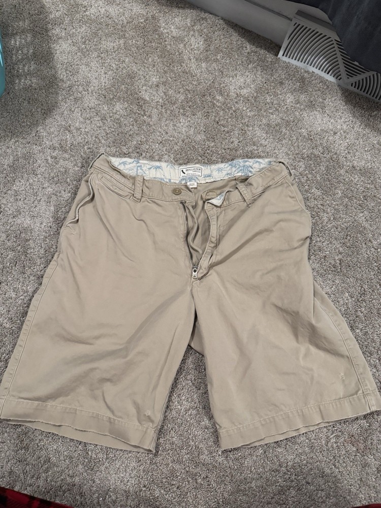 Vintage Men’s Hollister Khaki Shorts Size 32