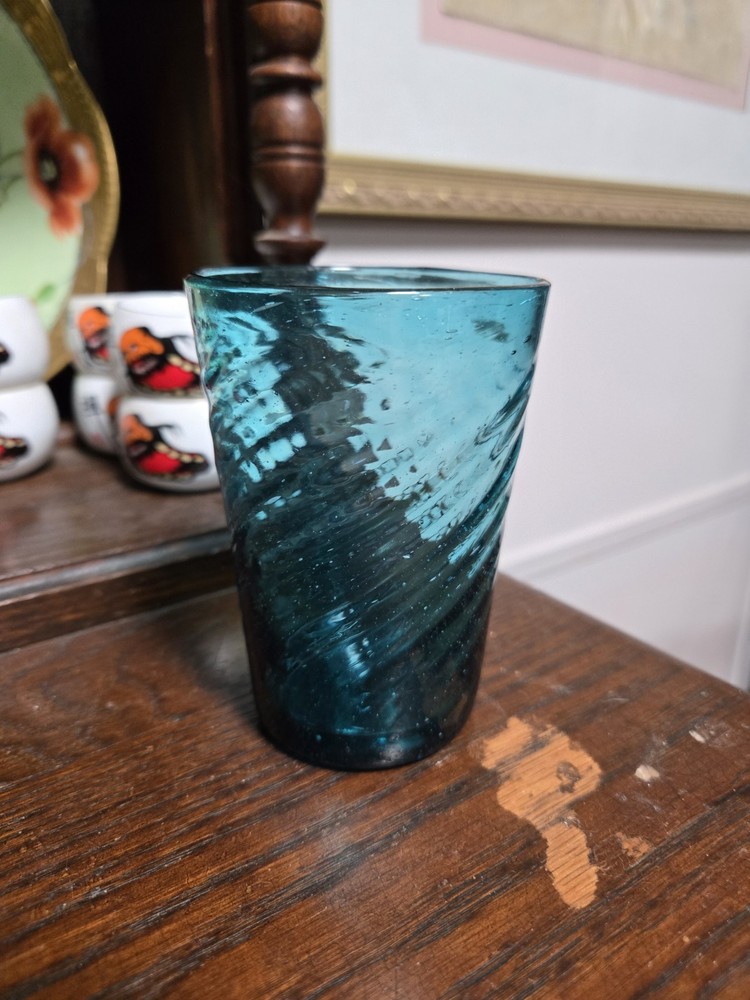 Hand-Blown Glass Tmbler - Blue - Swirl / Twist Style