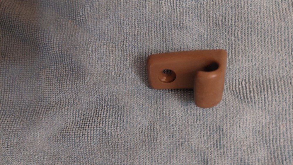 86-93 Mazda B2200 B2600 Pickup Truck OEM Sun Visor Clip Retainers