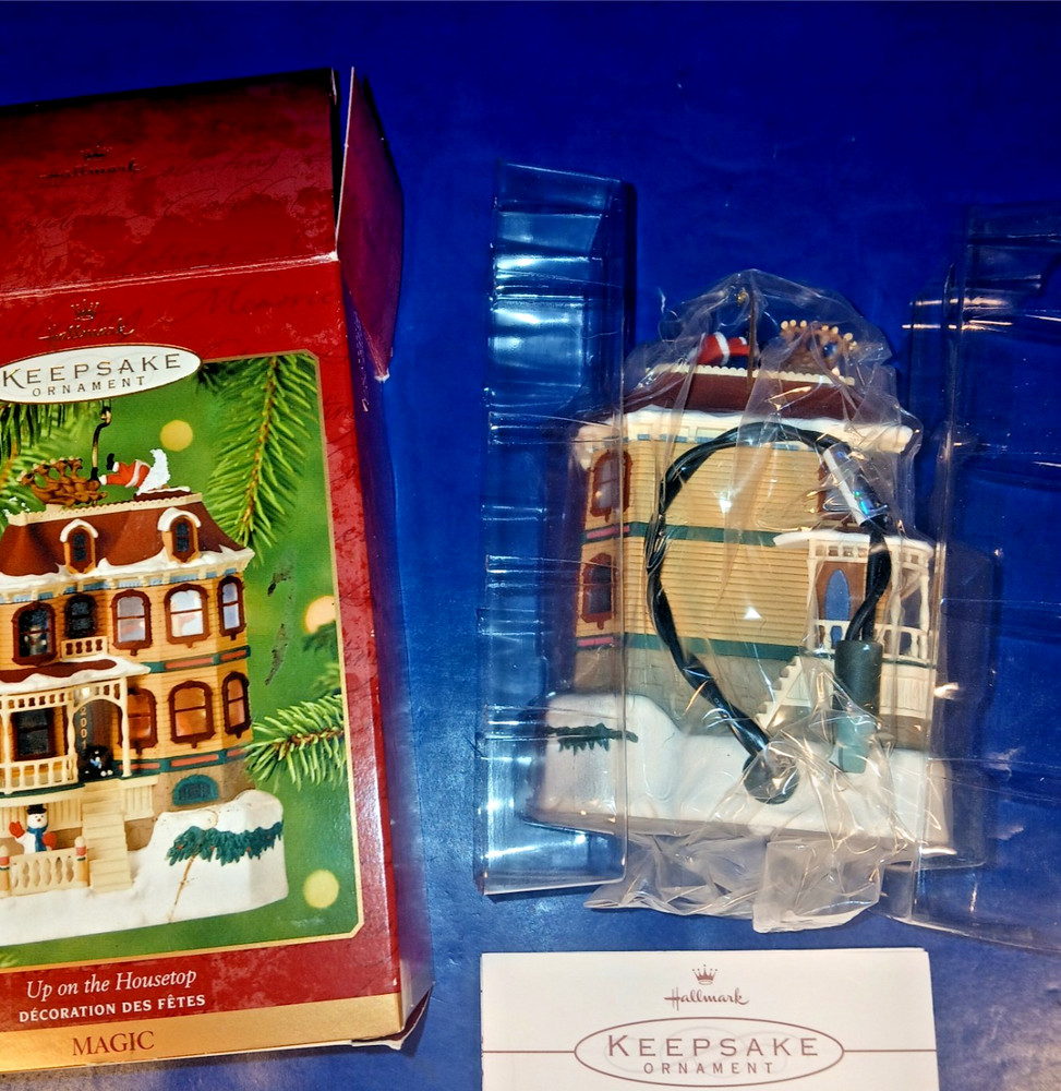 Hallmark Keepsake Ornament 2001 Up On The Housetop Magic Light Motion Sound New