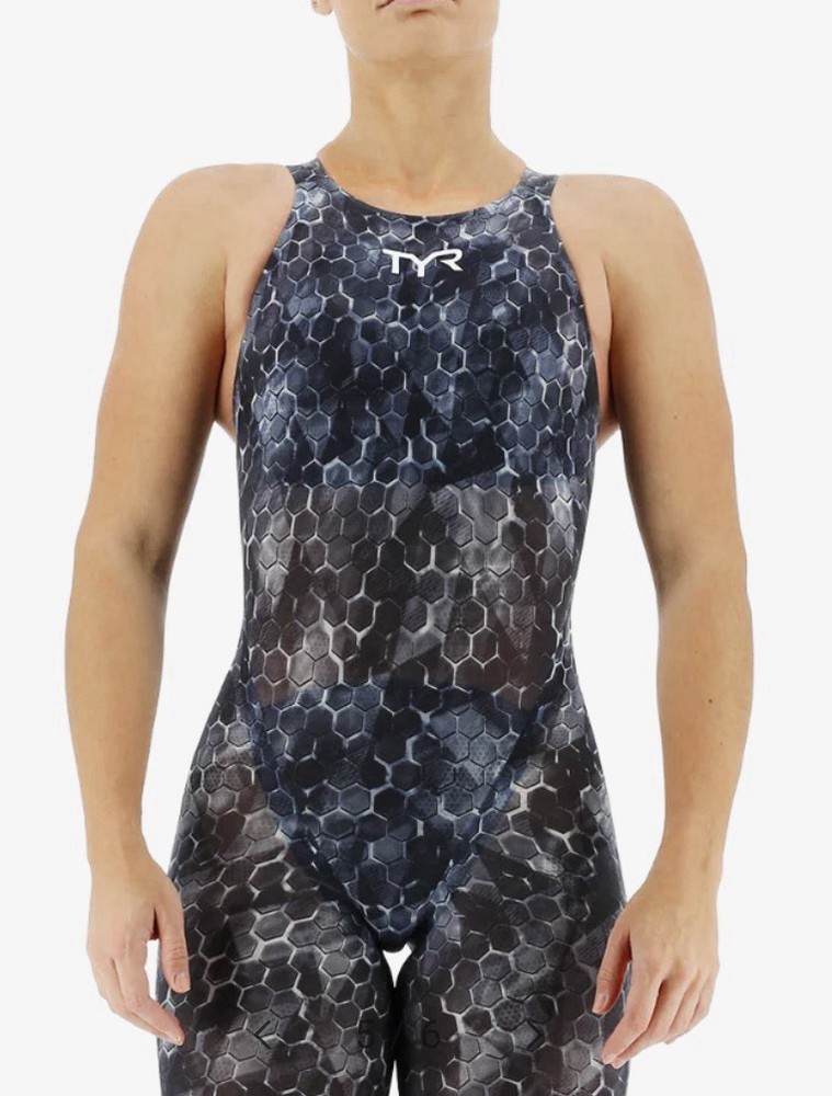 TYR Avictor 2.0 Closed Back Tech Suit Competitive Swimwear Size 27