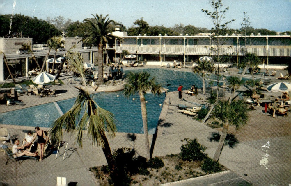 1960s Buena Vista Beach Motel Hotel Biloxi Mississippi MCM Pool View Postcard