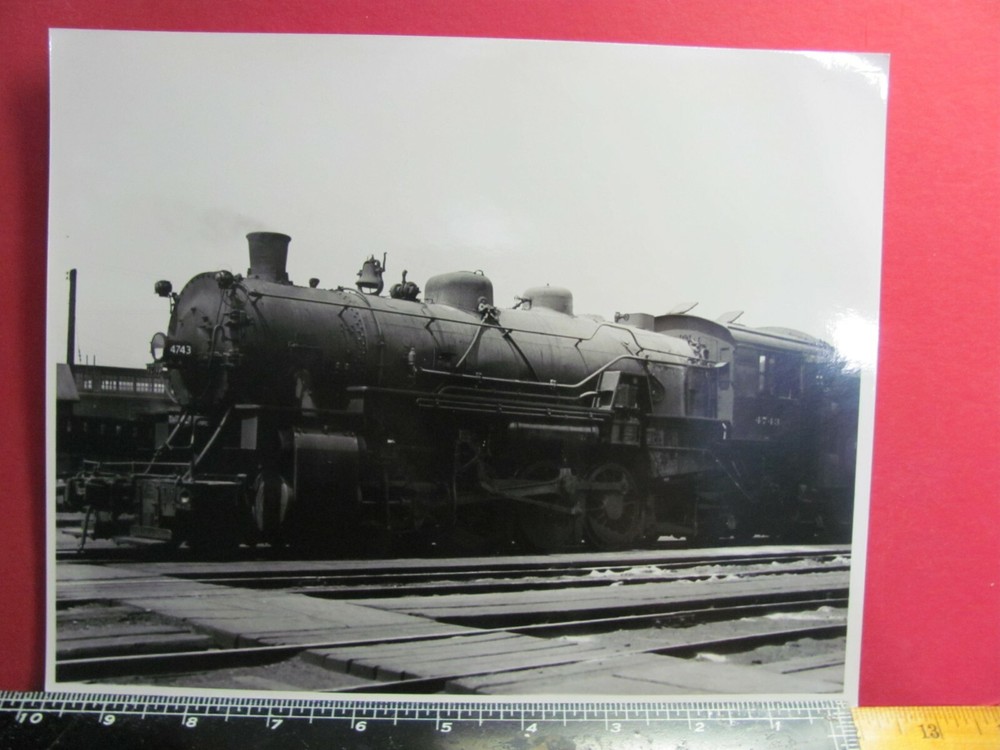 BALTIMORE & OHIO RAILROAD 2-8-2 LOCOMOTIVE #4743 B&W 8x10 PHOTO B&O RR HISTORY