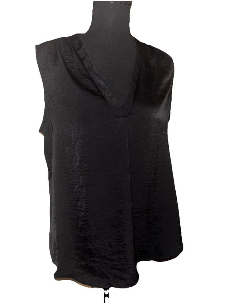 Vince Camuto Black Sleeveless V-neck Blouse (Size Medium