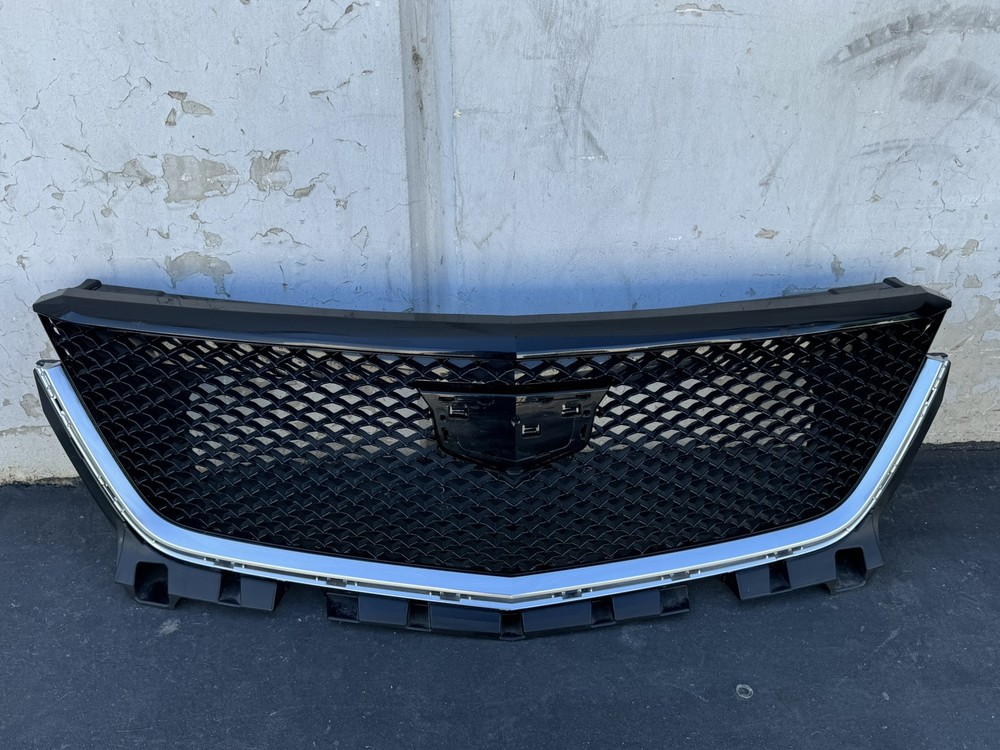 2020 2021 2022 2023 2024 CADILLAC XT6 FRONT UPPER GRILLE OEM W/CAMERA HOLE