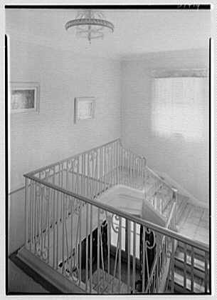Edwin V. Quinn, residence on Ocean Blvd., Palm Beach, Florida. Upper hall
