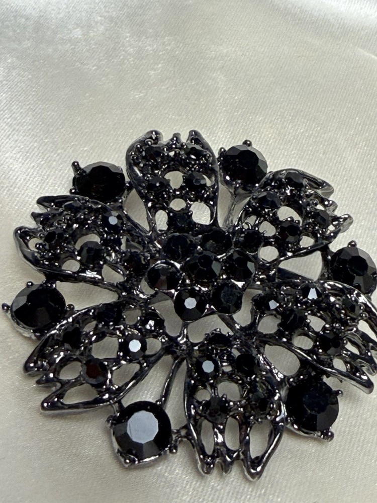 Vintage Black Rhinestone Floral Brooch – Gothic Glam Statement Pin